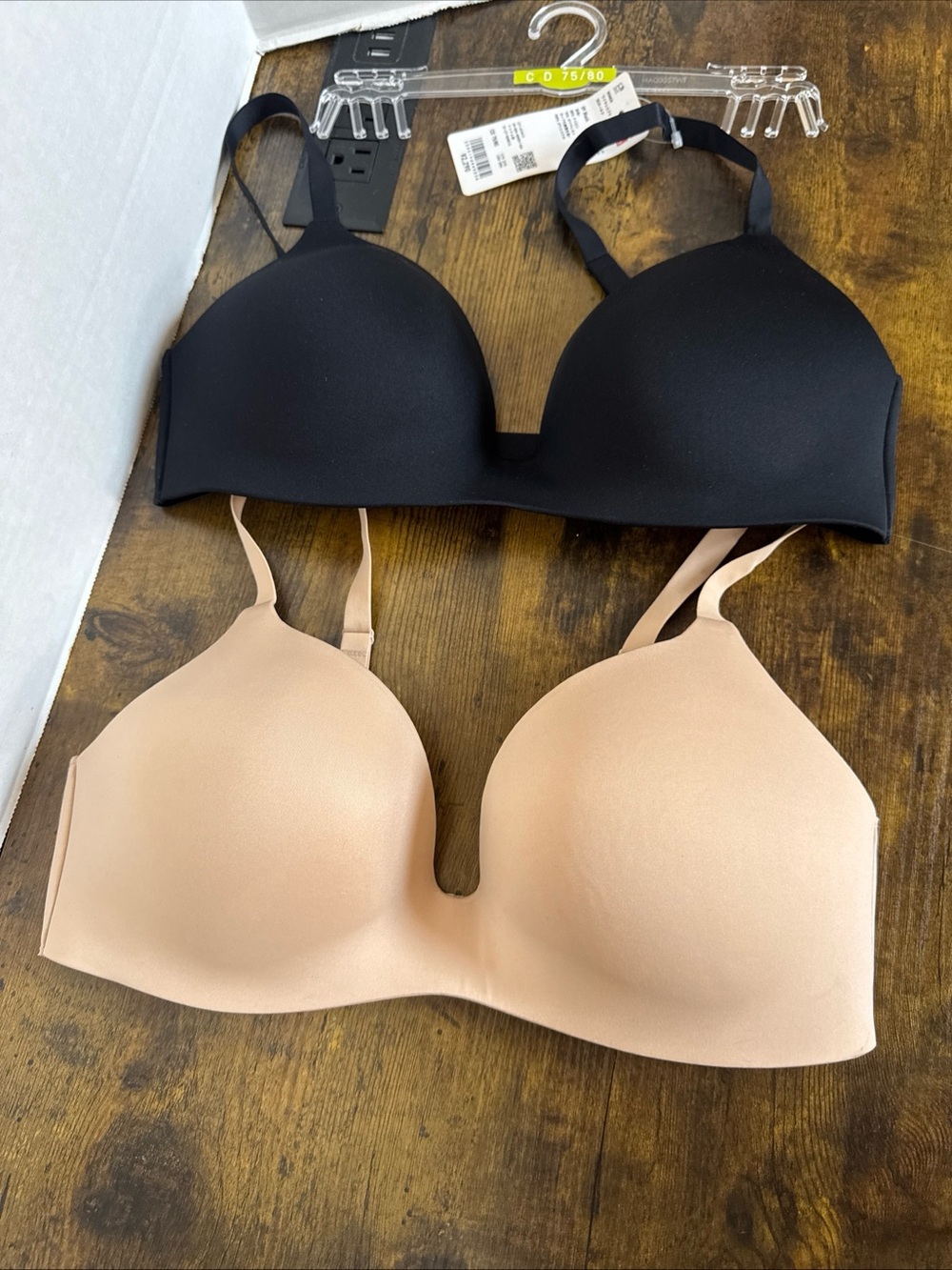 New Uniqlo Wireless Padded Bra Beige Black Adjustable 75/80 C/D Set Of 2